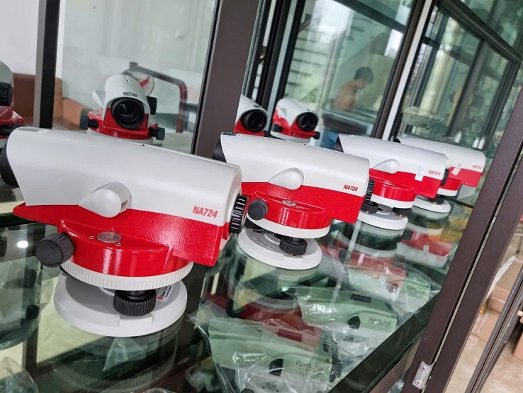 máy thủy bình leica